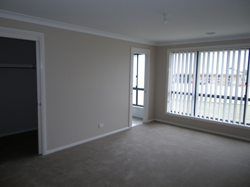 33 Robinson Court, Orange NSW 2800