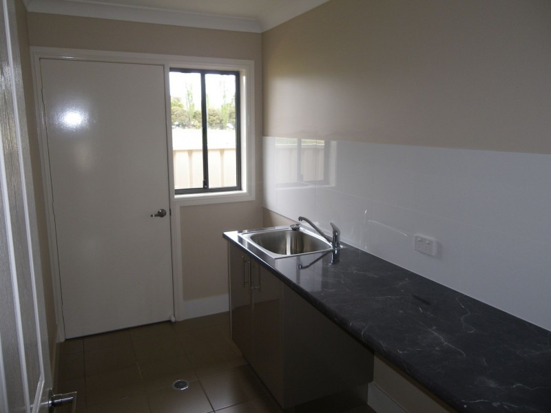 33 Robinson Court, Orange NSW 2800