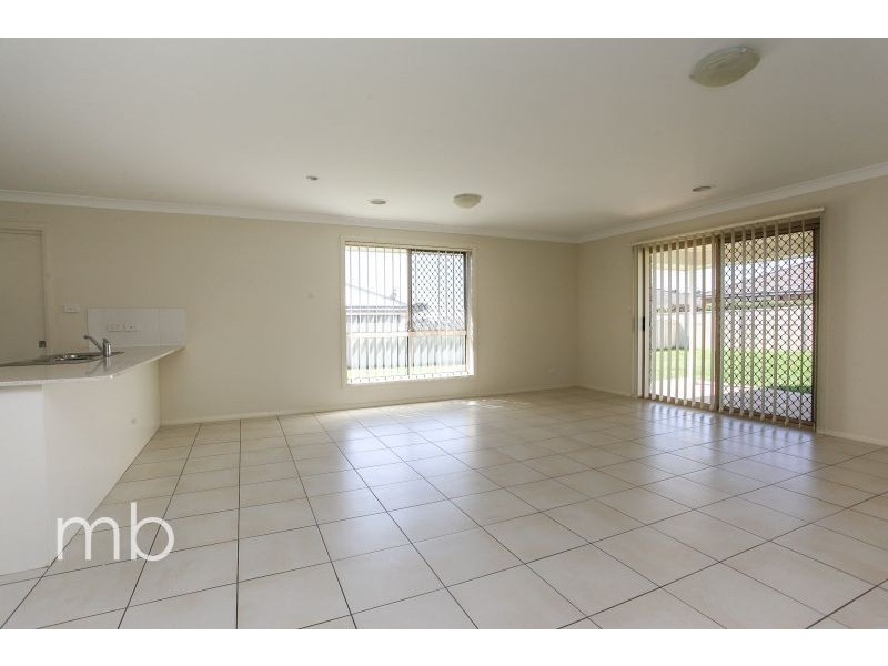 8 Agate Street, Orange NSW 2800