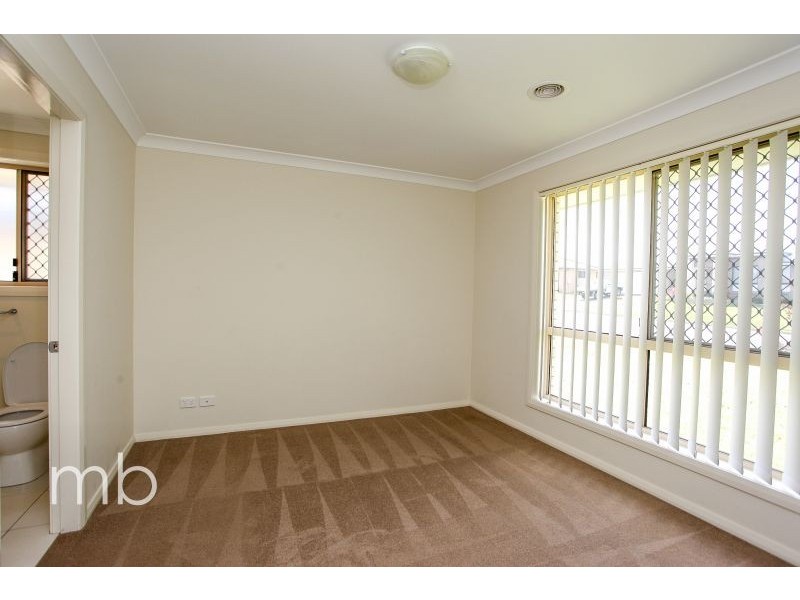 8 Agate Street, Orange NSW 2800