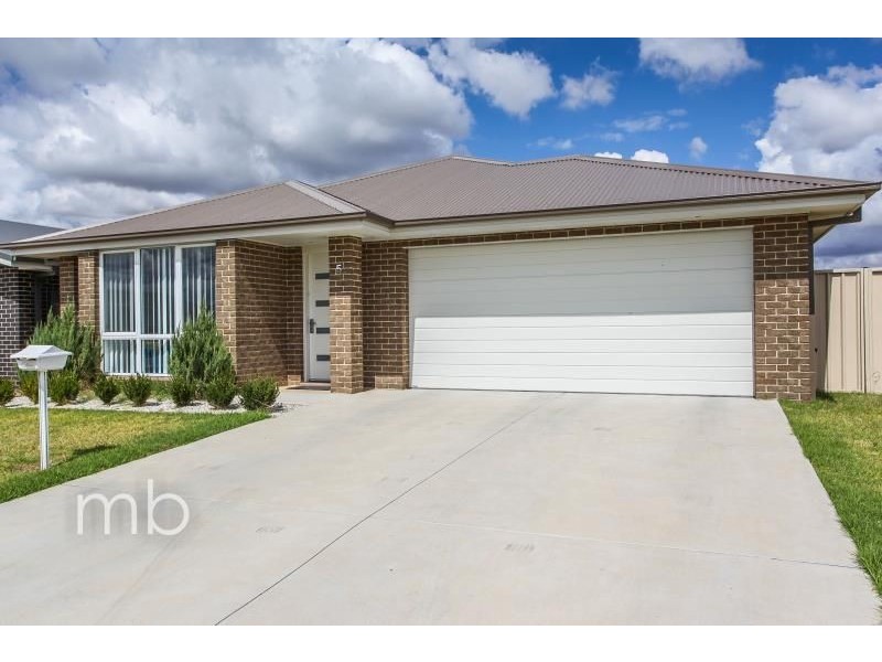 5 Pearl Court, Orange NSW 2800