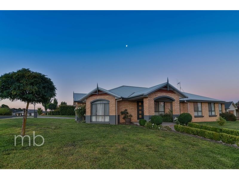18 Jonathon Road, Orange NSW 2800
