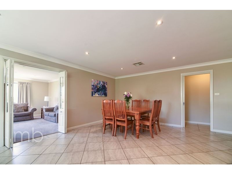 18 Jonathon Road, Orange NSW 2800