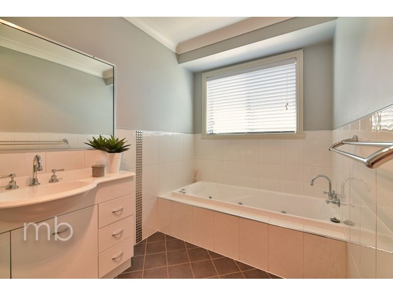 18 Jonathon Road, Orange NSW 2800