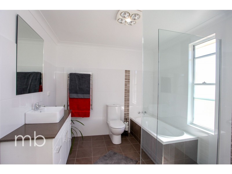 2247 Errowanbang Road, Forest Reefs NSW 2798