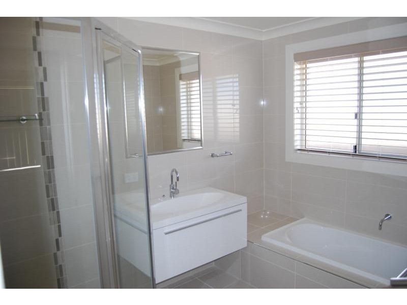 37 Diamond Drive, Orange NSW 2800