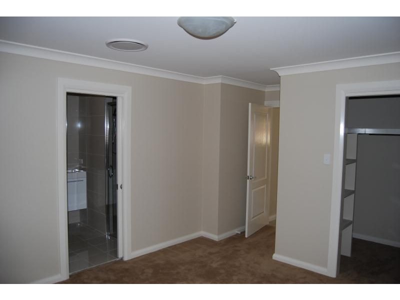37 Diamond Drive, Orange NSW 2800