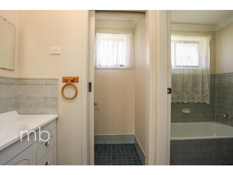 1 Fraser Place, Orange NSW 2800
