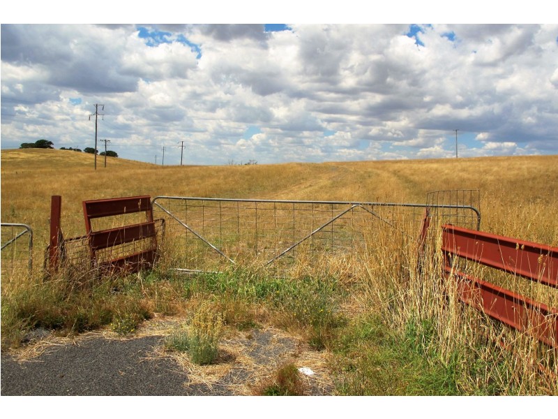 9 Limestone Lane, Blayney NSW 2799