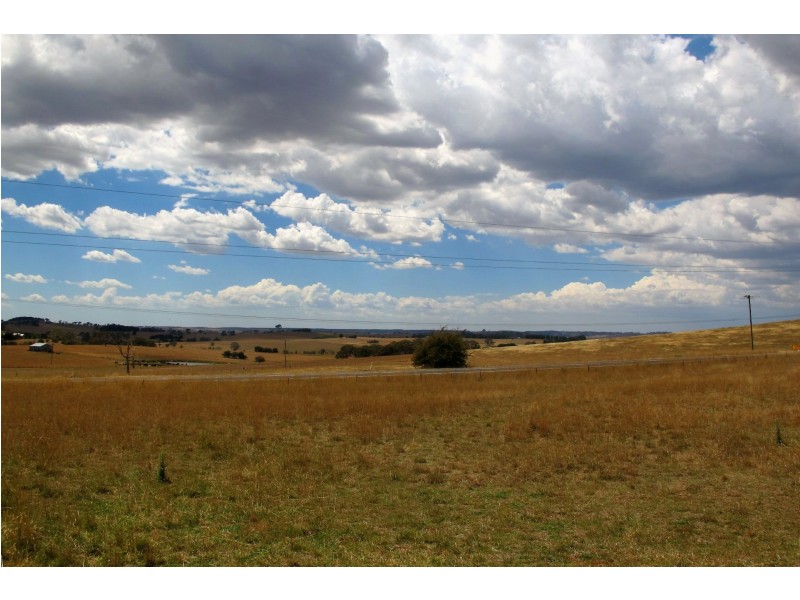 9 Limestone Lane, Blayney NSW 2799