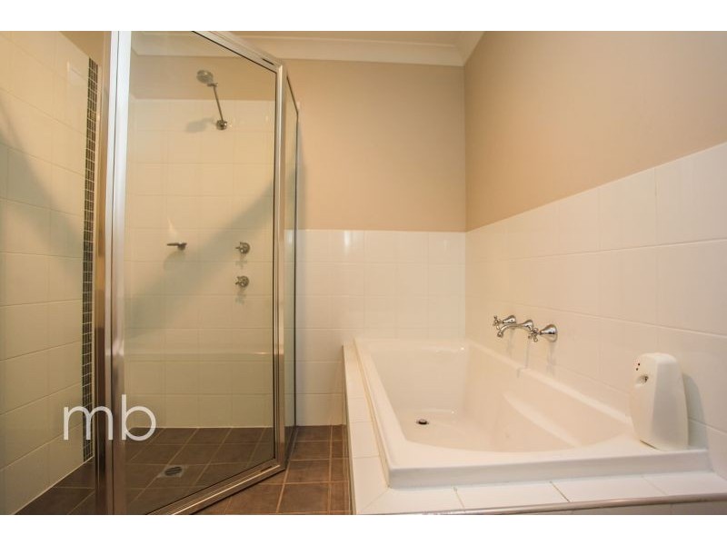 1 Abelia Close, Orange NSW 2800