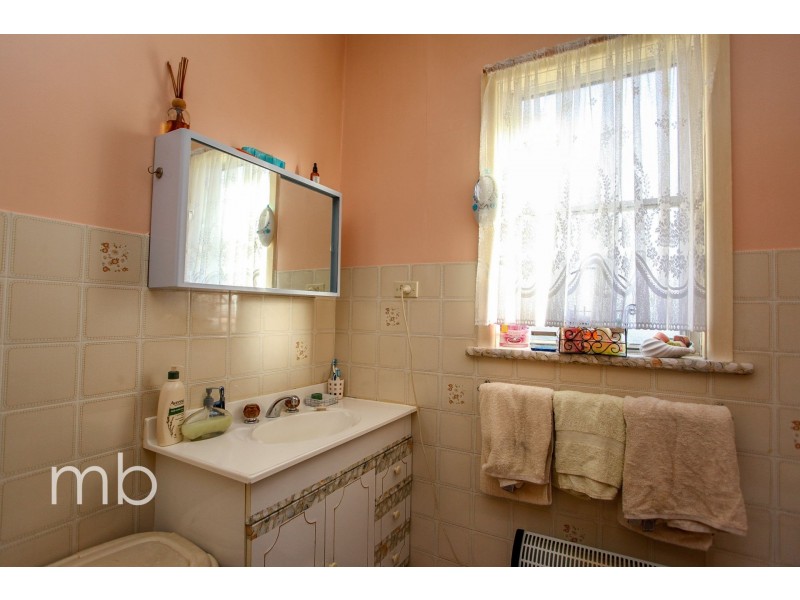 42 Cox Avenue, Orange NSW 2800