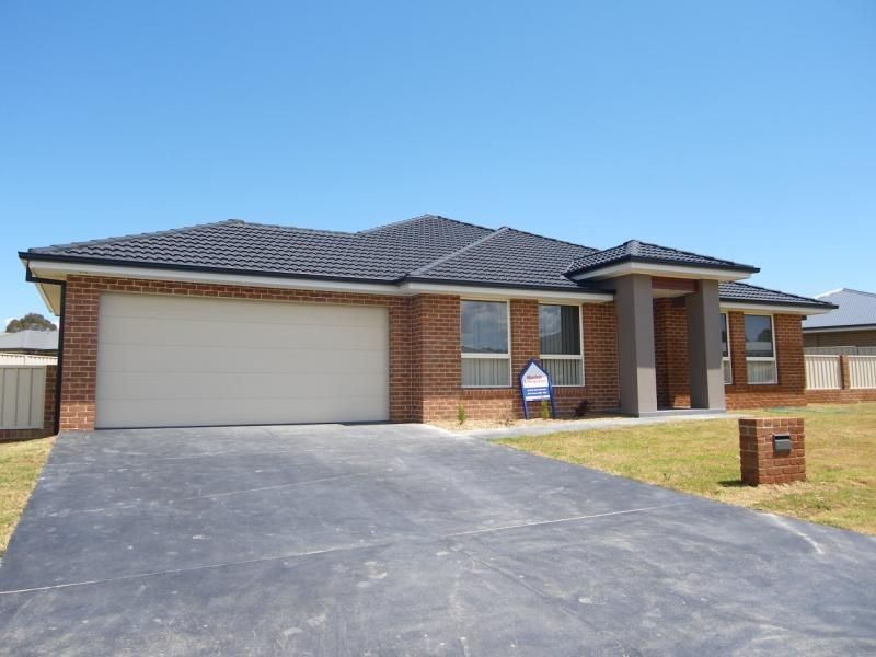 43 Diamond Drive, Orange NSW 2800