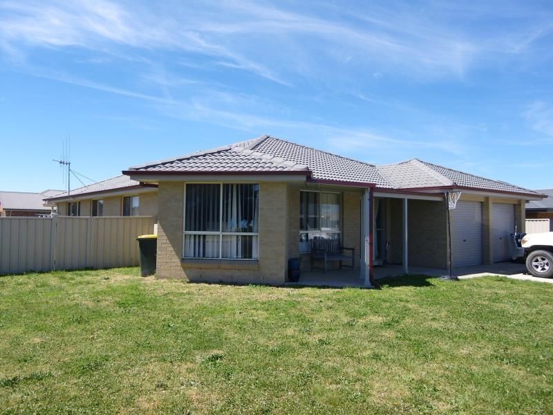 1 Taloumbi Place, Orange NSW 2800