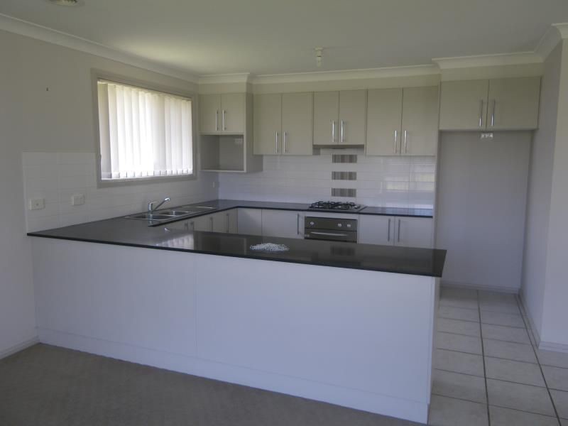 1 Taloumbi Place, Orange NSW 2800