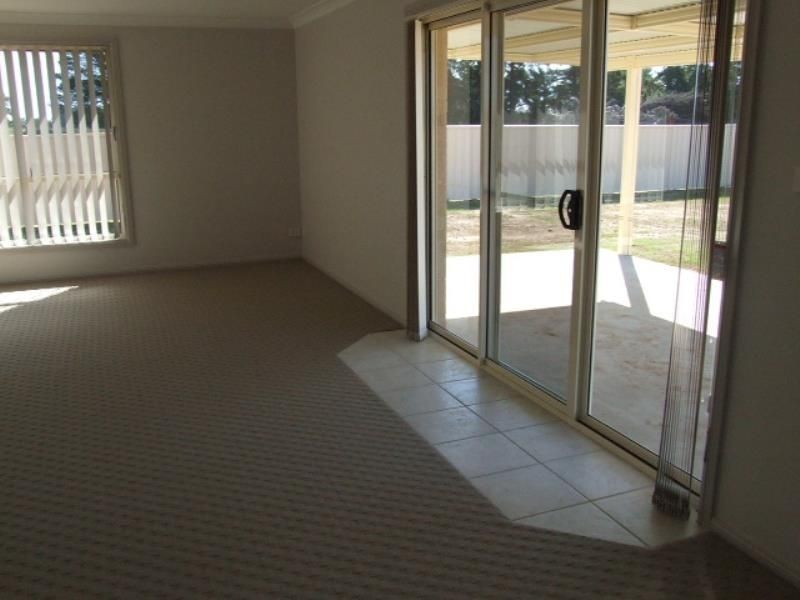 1 Taloumbi Place, Orange NSW 2800