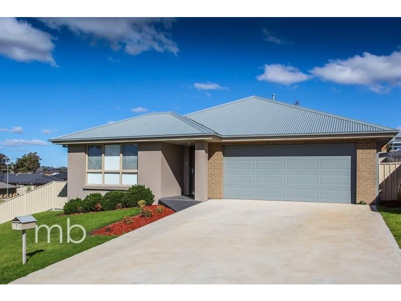 7 Downey Crescent, Orange NSW 2800