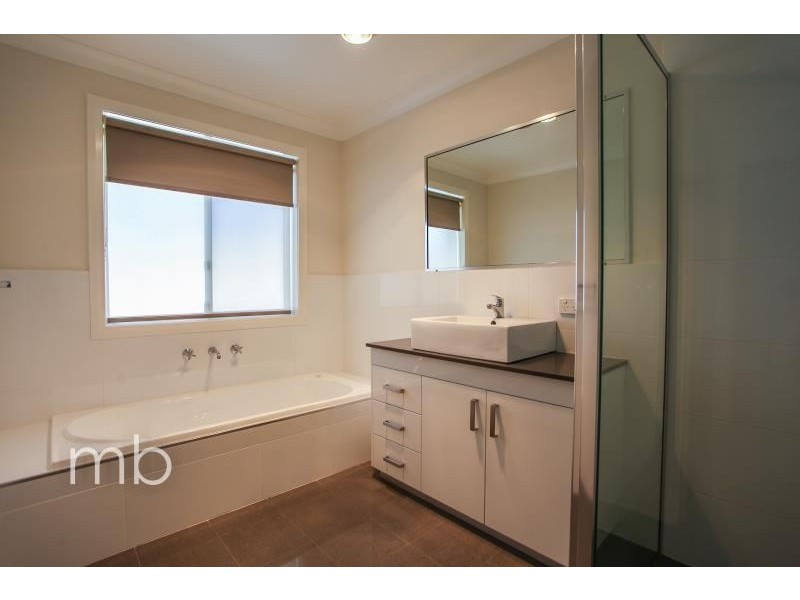 7 Downey Crescent, Orange NSW 2800