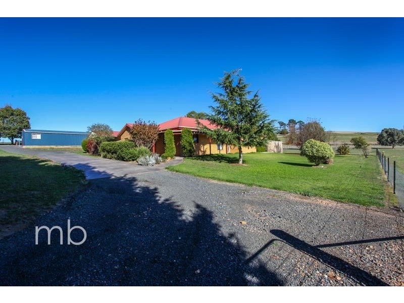 24 Brooklee Lane, Blayney NSW 2799