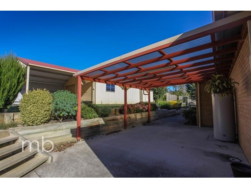 24 Brooklee Lane, Blayney NSW 2799