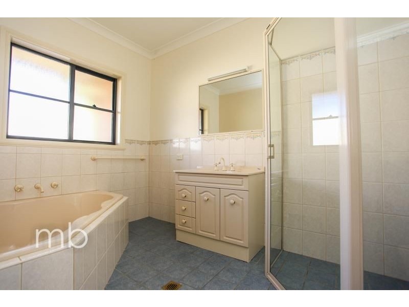 24 Brooklee Lane, Blayney NSW 2799