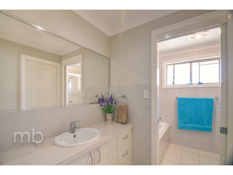 3 Topaz Street, Orange NSW 2800