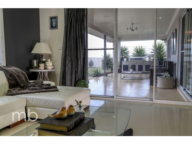 1 Rossetto Close, Orange NSW 2800