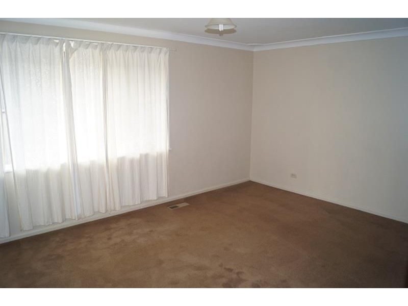 6 Treweeke Street, Orange NSW 2800