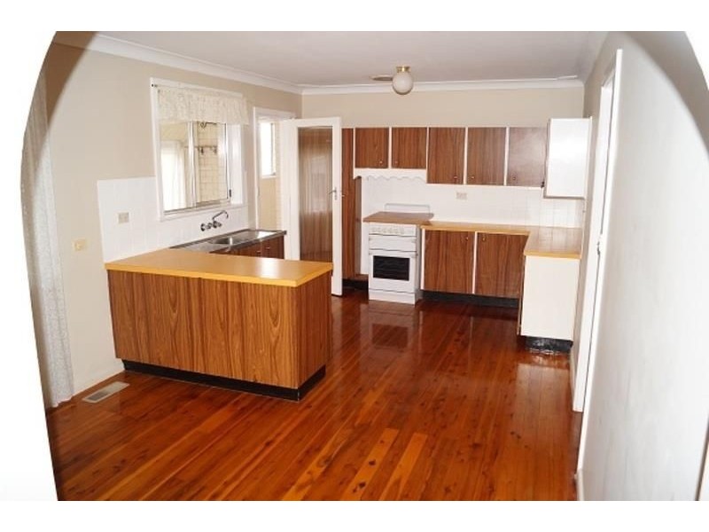 6 Treweeke Street, Orange NSW 2800