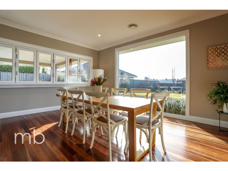 10 Collins Way, Orange NSW 2800