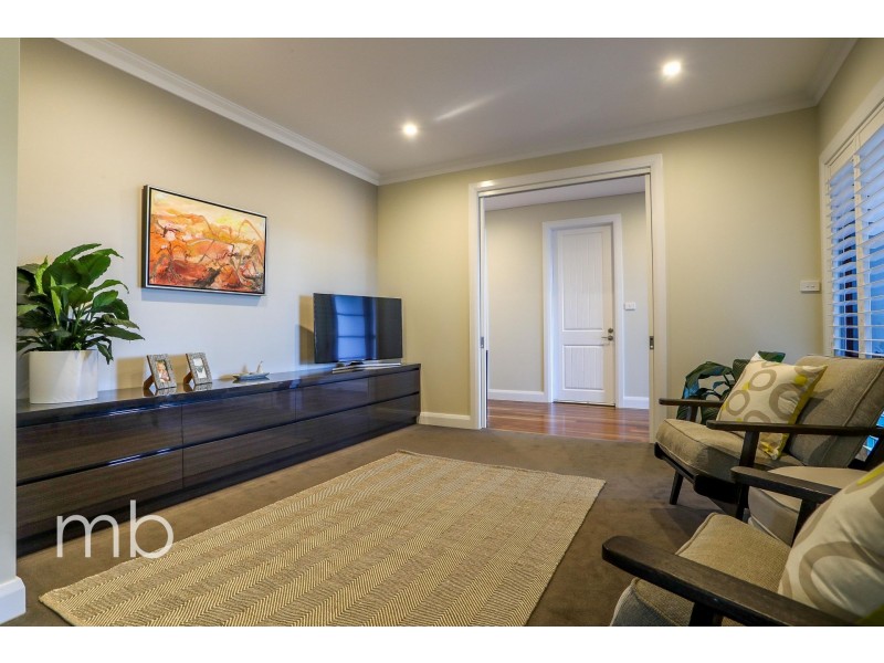 10 Collins Way, Orange NSW 2800