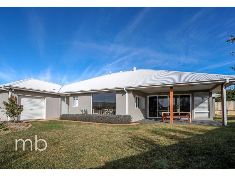 10 Collins Way, Orange NSW 2800