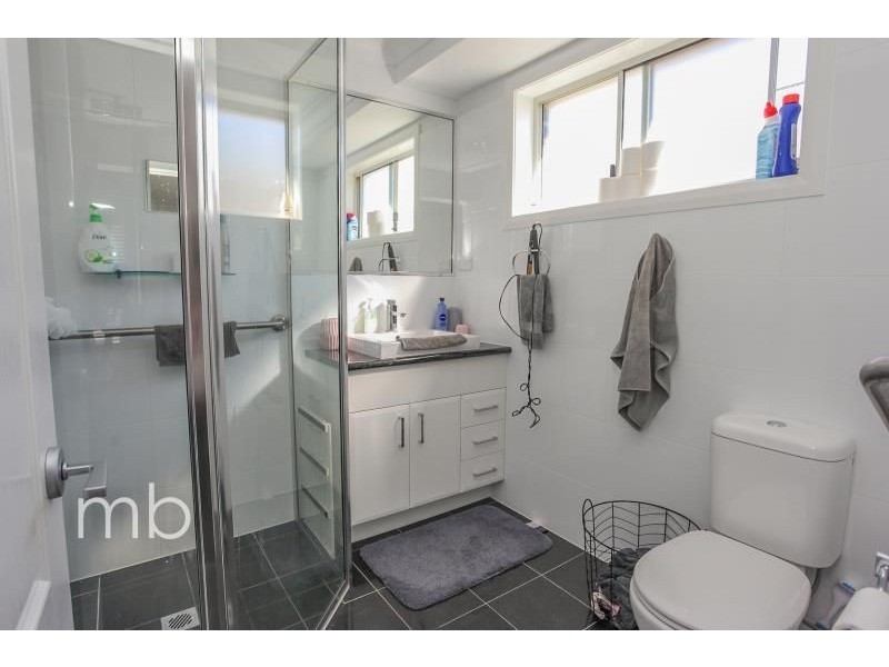 9 Molloy Drive, Orange NSW 2800