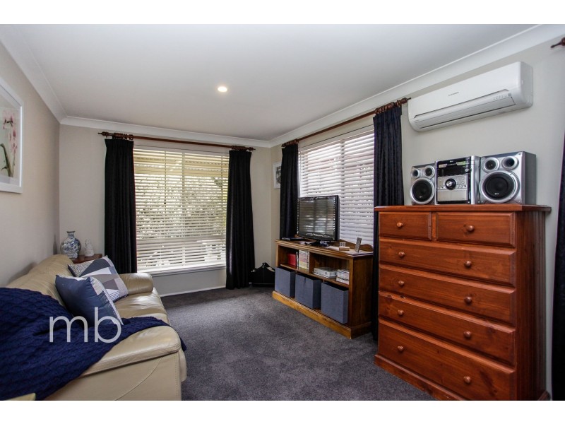 33 James Sheahan Drive, Orange NSW 2800