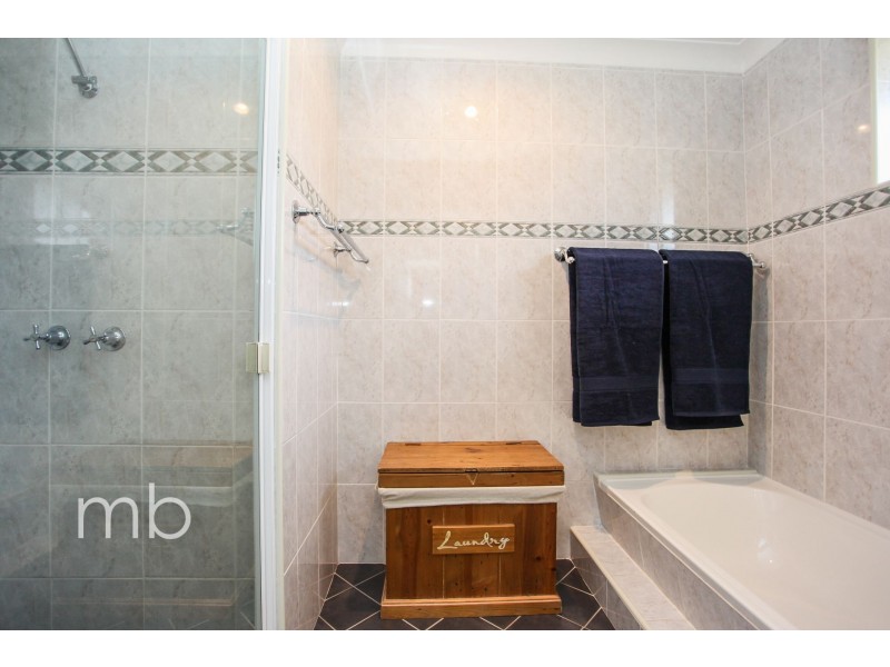 33 James Sheahan Drive, Orange NSW 2800