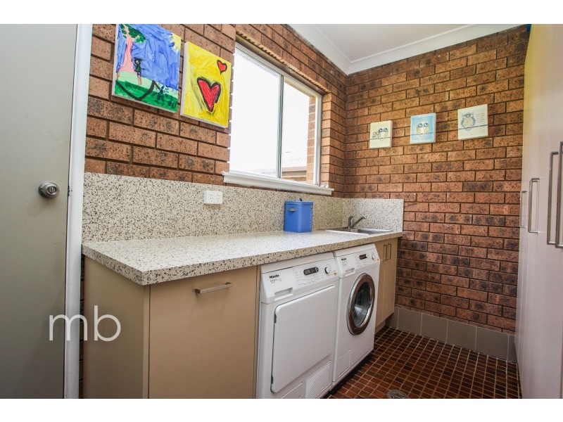 33 James Sheahan Drive, Orange NSW 2800