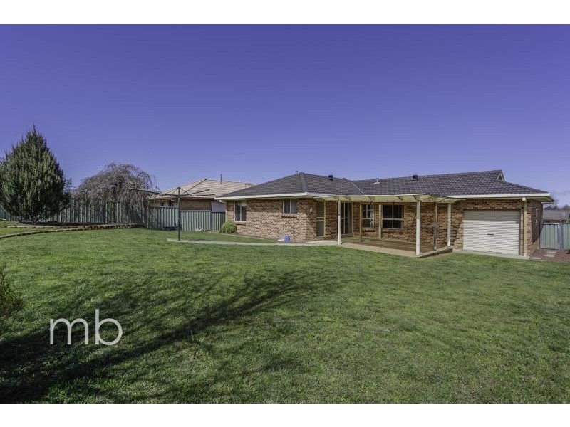 19 Coombes Place, Orange NSW 2800