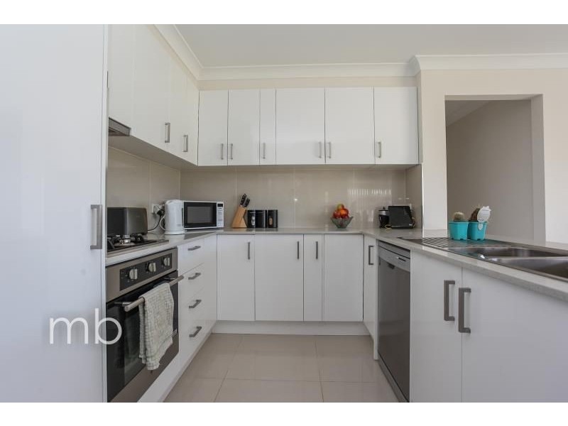 79A William Maker Dr, Orange NSW 2800