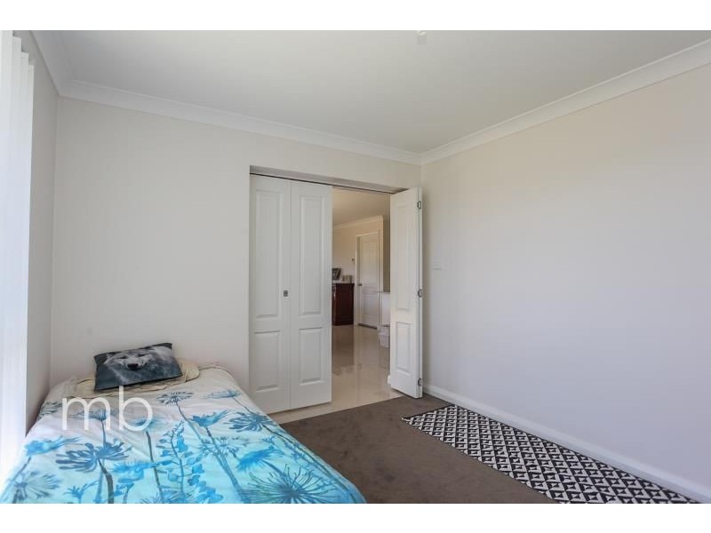 79A William Maker Dr, Orange NSW 2800