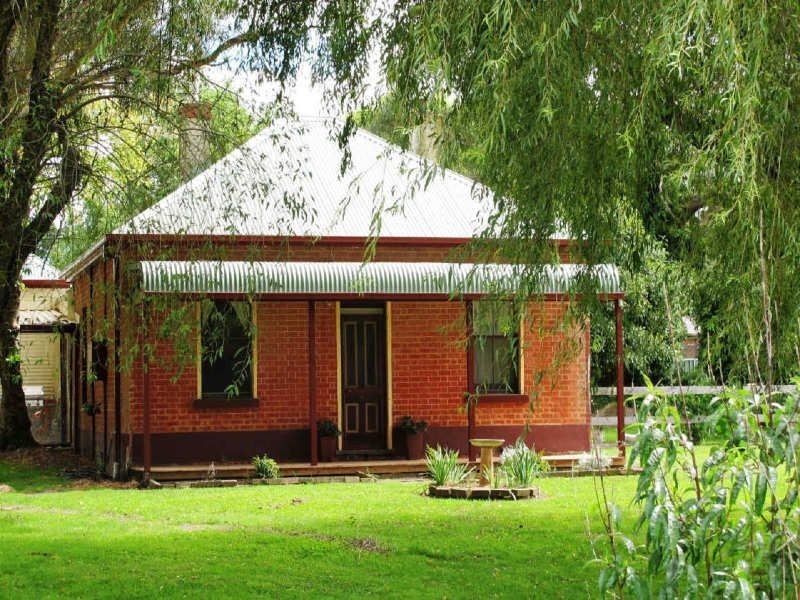 9 Grove Street, Spring Hill NSW 2800