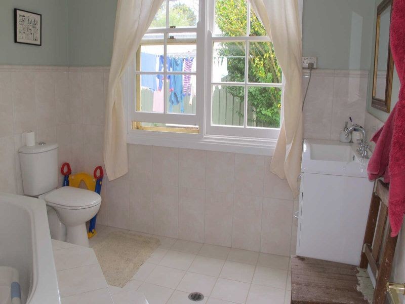 9 Grove Street, Spring Hill NSW 2800