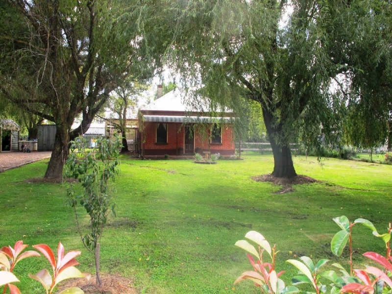 9 Grove Street, Spring Hill NSW 2800