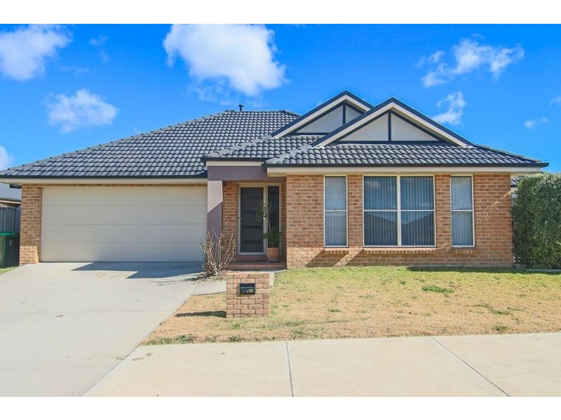 15 Diamond Drive, Orange NSW 2800