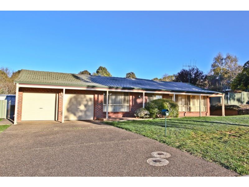 1 Samuel Close, Orange NSW 2800