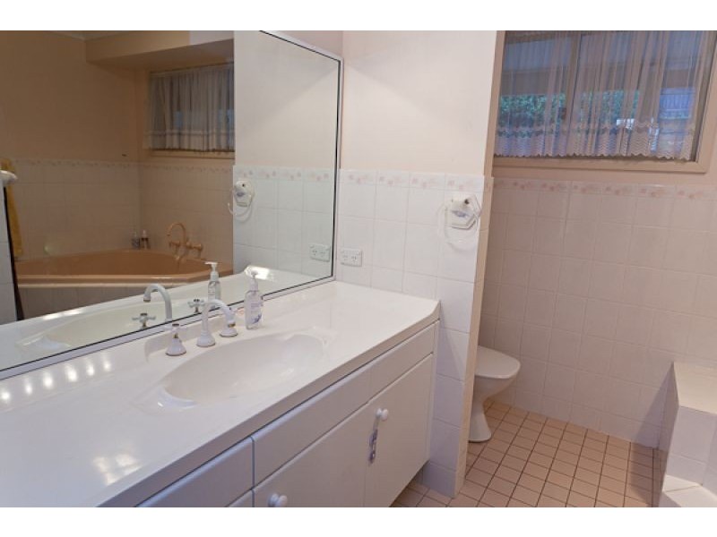 1 Samuel Close, Orange NSW 2800