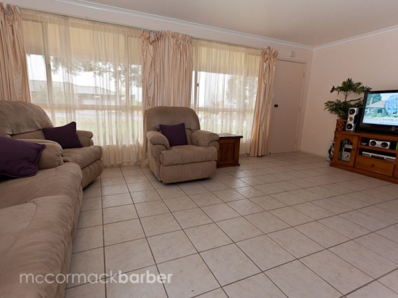 1 Samuel Close, Orange NSW 2800