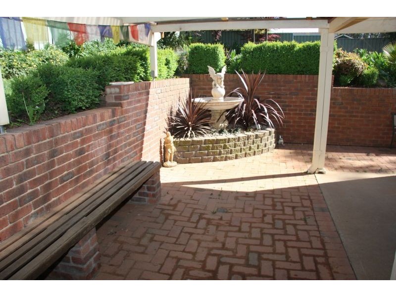 1 Samuel Close, Orange NSW 2800