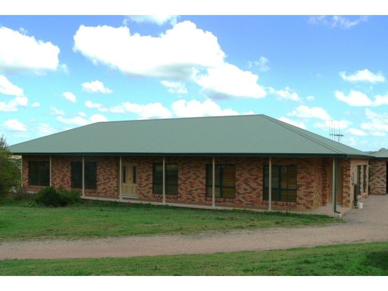 18 Manning Road, Orange NSW 2800