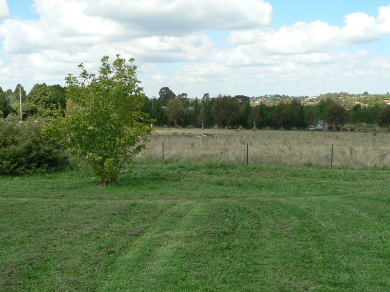 18 Manning Road, Orange NSW 2800