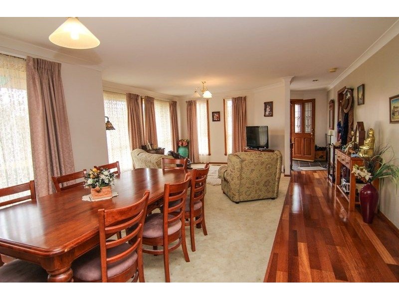 25 Pine Ridge Drive, Orange NSW 2800